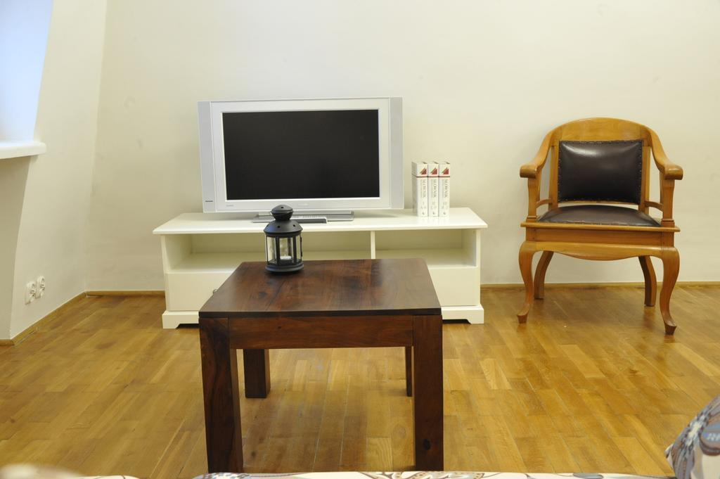 Milotu - Apartament Uniwersytecki Варшава Екстериор снимка